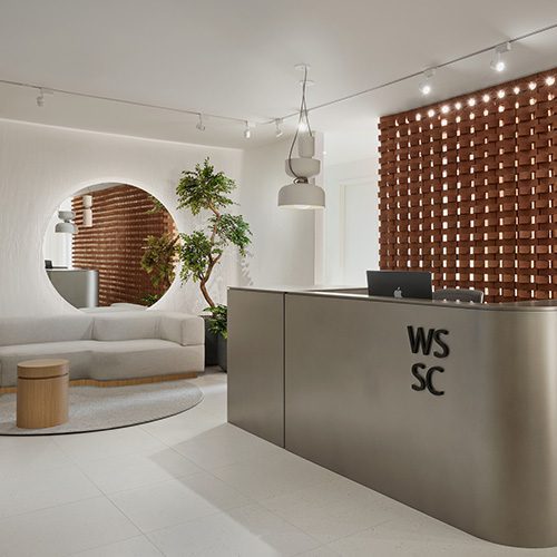 pain behind knee tsotal hip replacement